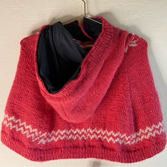 Hand Knit Red Hooded Knit Sweater with Snowflake Design Girls Size 4-6Y - Picture 3 of 6